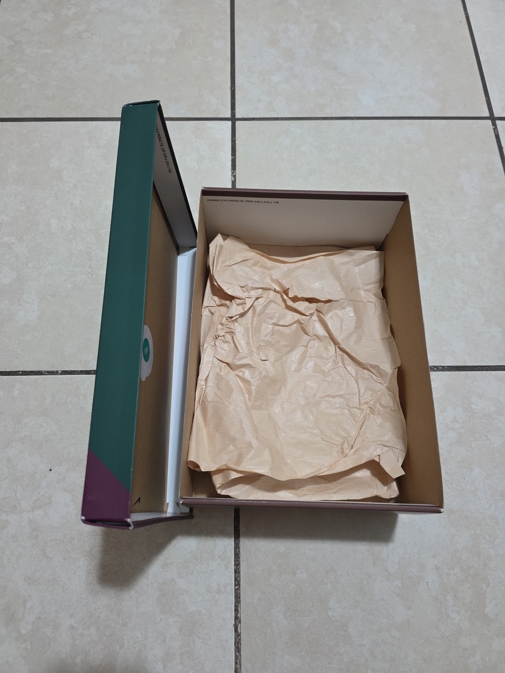 Empty Shoe Box - Picture 6 of 6